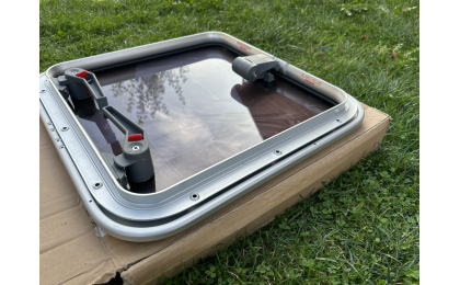 LEWMAR LOW-PROFILE Okno - 40 / 491 x 491 x 25 mm