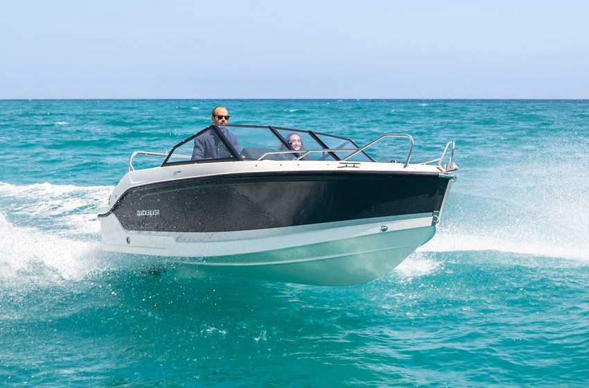 QS 555 Bowrider