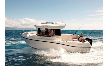 Quicksilver Captur Pilothouse 